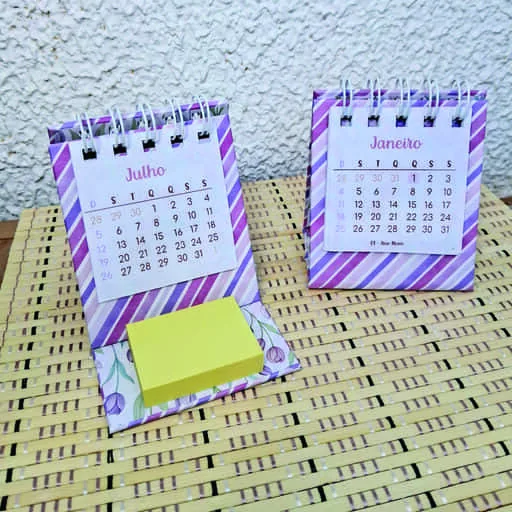 Desk calendar with sticky note holder