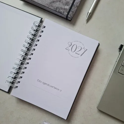 Minimalist grey 2027 agenda